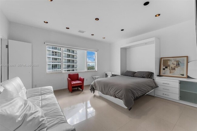 Building Photo - 4925 Collins Ave
