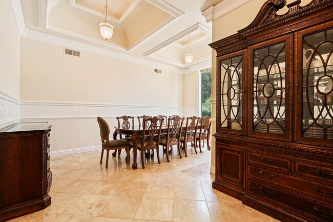 Building Photo - 14215 Killarney Dr