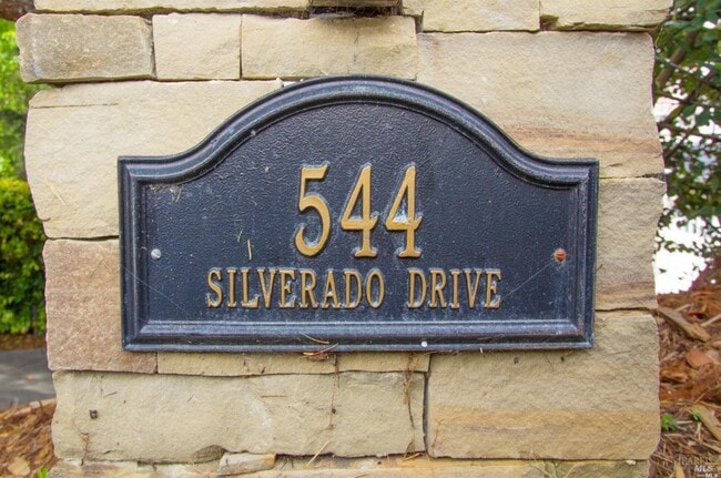 Building Photo - 544 Silverado Dr