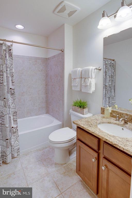 Building Photo - 25636 Pleasant Valley Rd