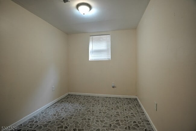 Building Photo - 173 Spruce St