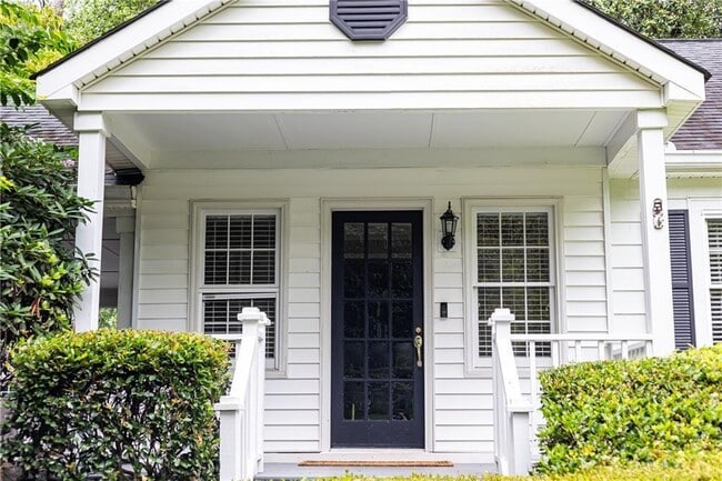 Building Photo - 1311 Roxboro Dr NE