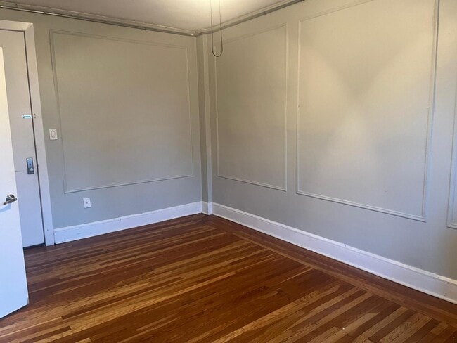 Building Photo - 1144 E Grand St