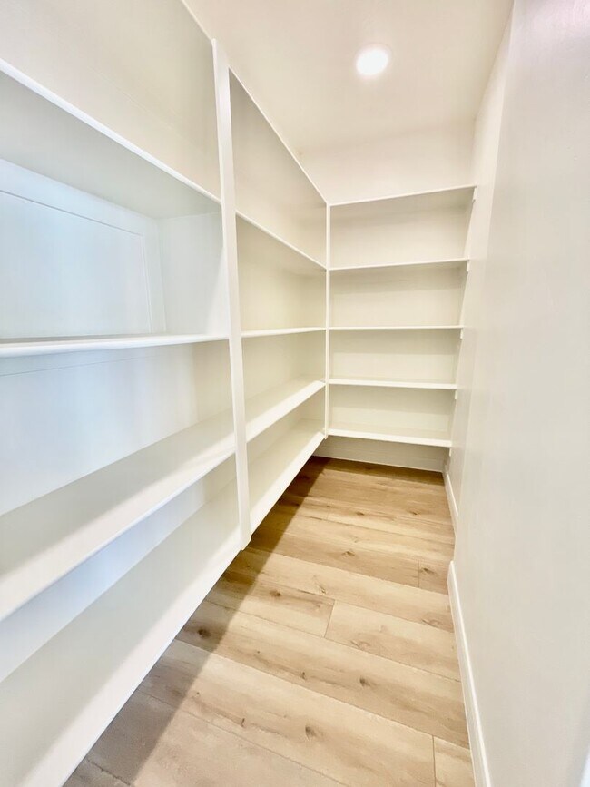 Building Photo - Three Bedroom Home in Washington Fields