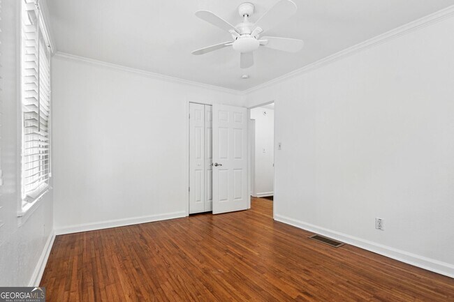 Building Photo - 846 Gaylemont Cir