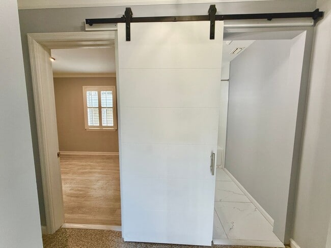 Building Photo - 1835 42nd Ave