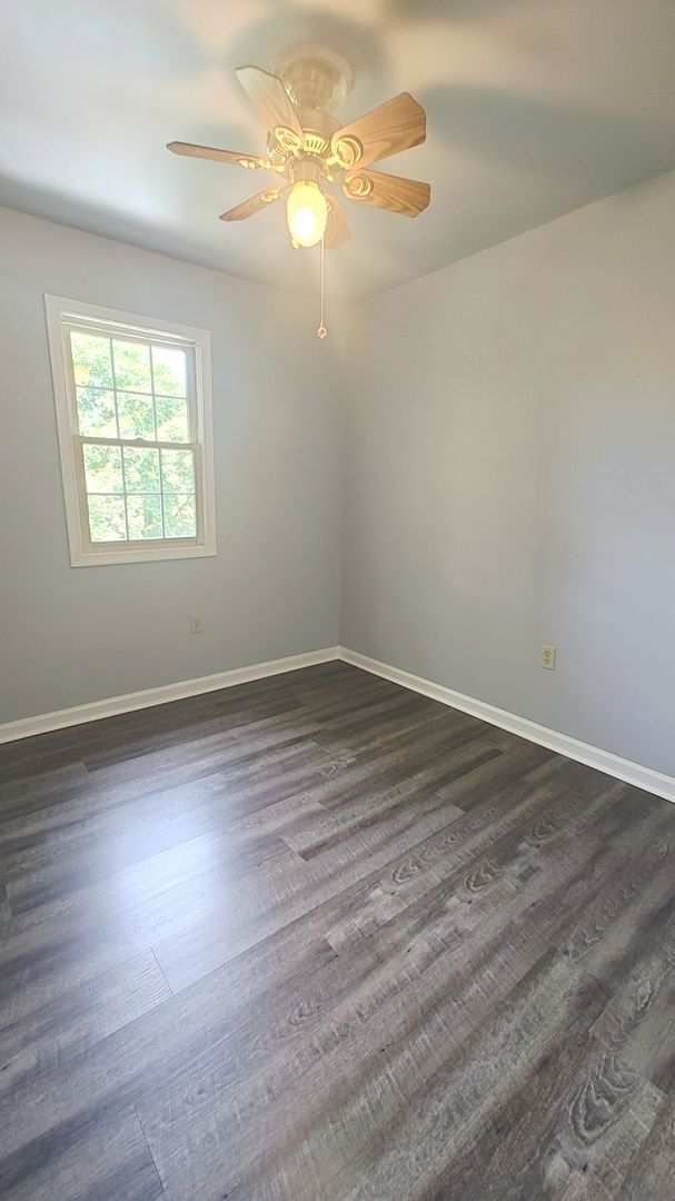 Building Photo - Ephrata Townhome 3 bed 1.5 bath
