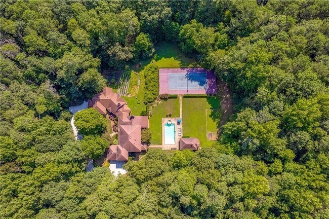 Building Photo - 15905 Westbrook Rd