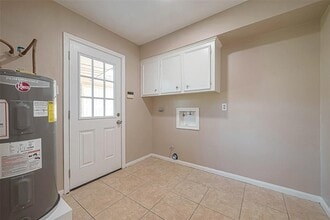 Building Photo - 6534 Bayonne Dr