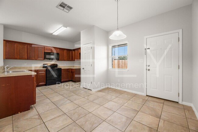 Building Photo - 412 Carl Shipp Dr