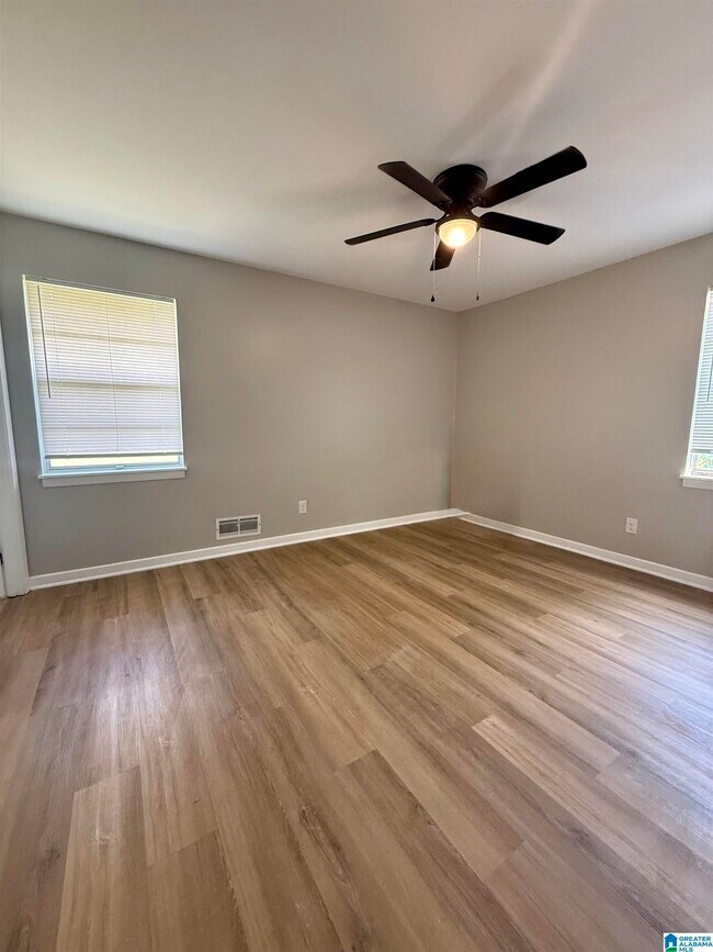 Building Photo - 809 Fairfax Dr
