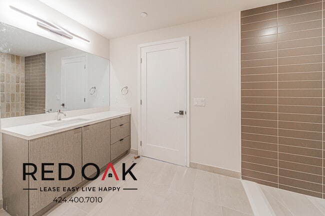 Building Photo - 5320 Cartwright Ave