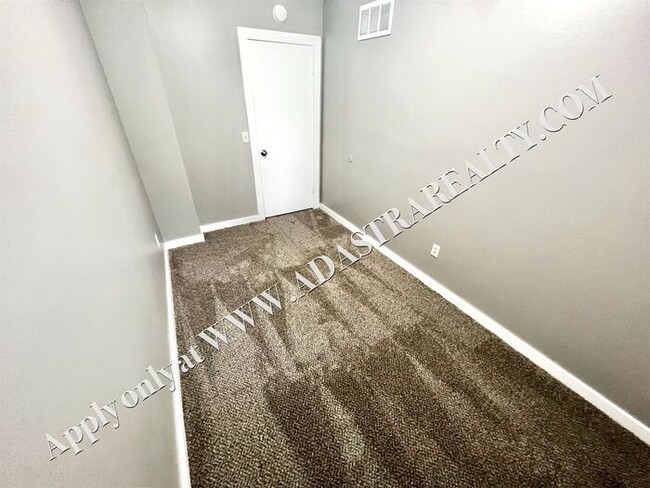 Building Photo - Cute and Affordable Olathe Apartment-Comin...