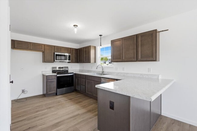 Building Photo - 179 Rivers Edge Dr