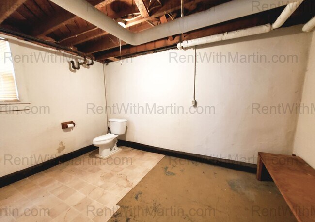 Building Photo - 313 Denver St