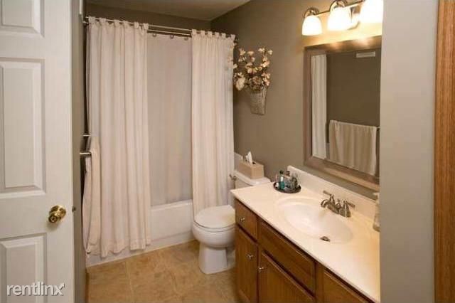 Building Photo - 2 br, 2 bath Townhome - 7845 Autumn Ridge Ave