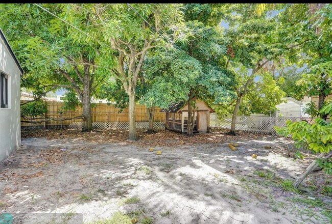 Building Photo - 891 NW 33rd Terrace