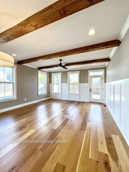 Building Photo - 1107 Walsh St