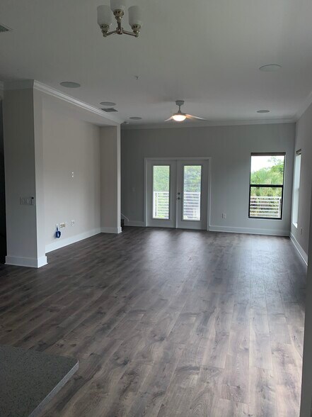 Living Room 2 - 946 Highland Ave