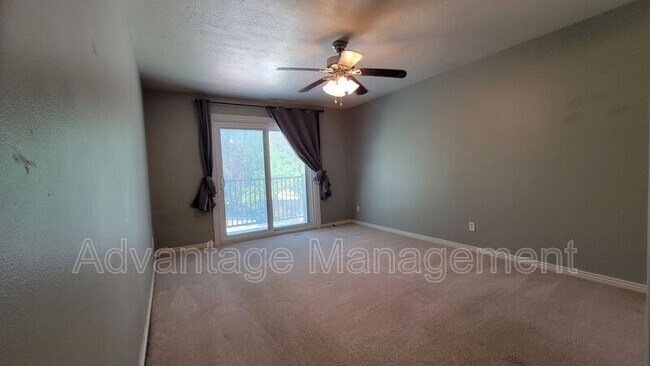 Building Photo - 251 Sunshine Dr
