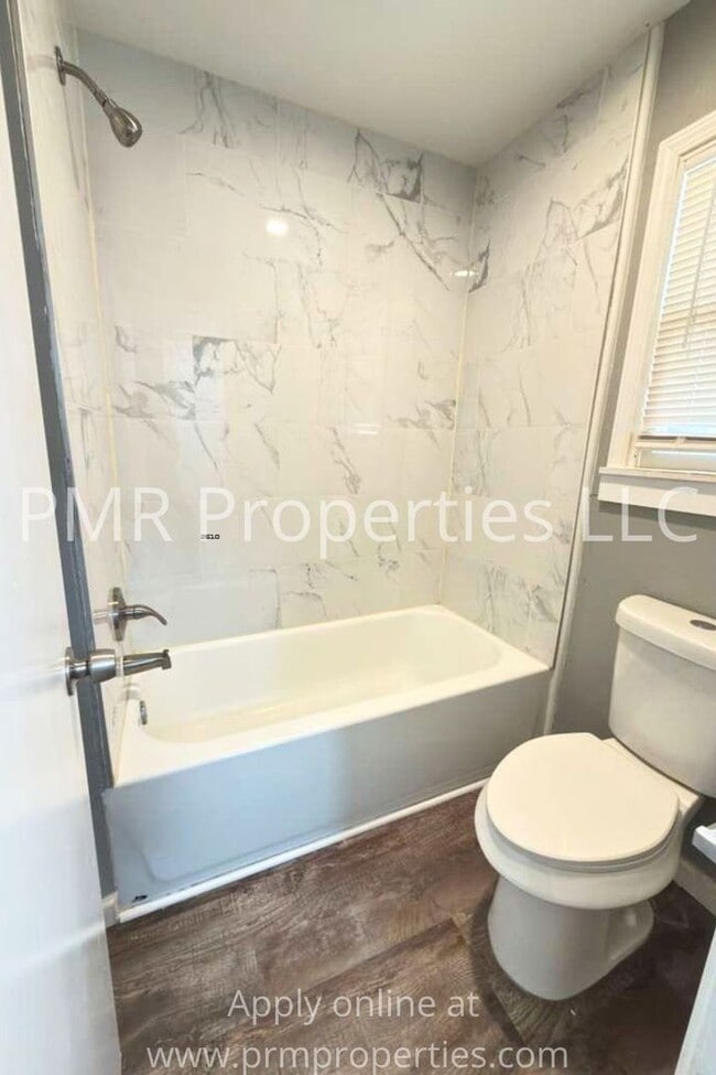 Building Photo - 4 Bedrooms / 2.5 Bathrooms House