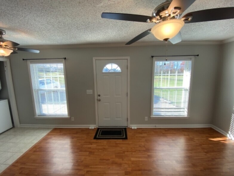 Building Photo - 7213 Bethshears Rd