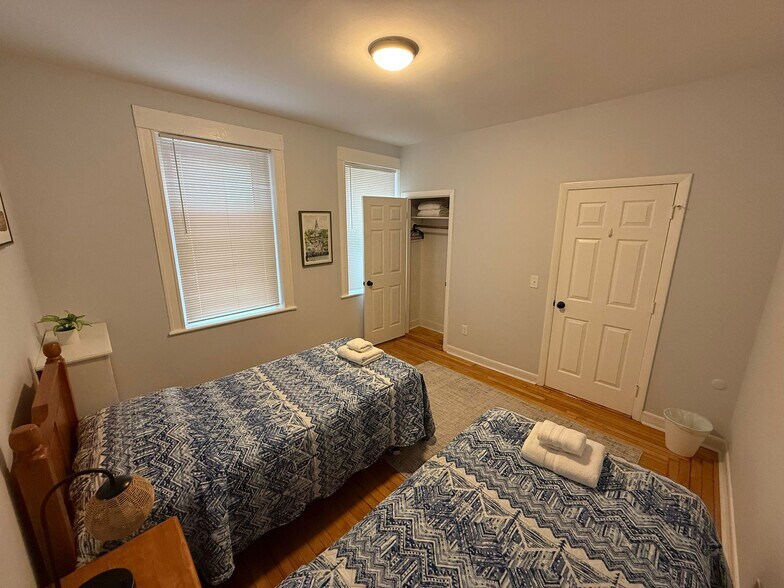 Building Photo - 32 Reedsdale St