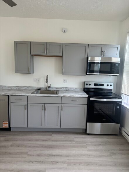 Kitchen - 3022 Perrysville Ave