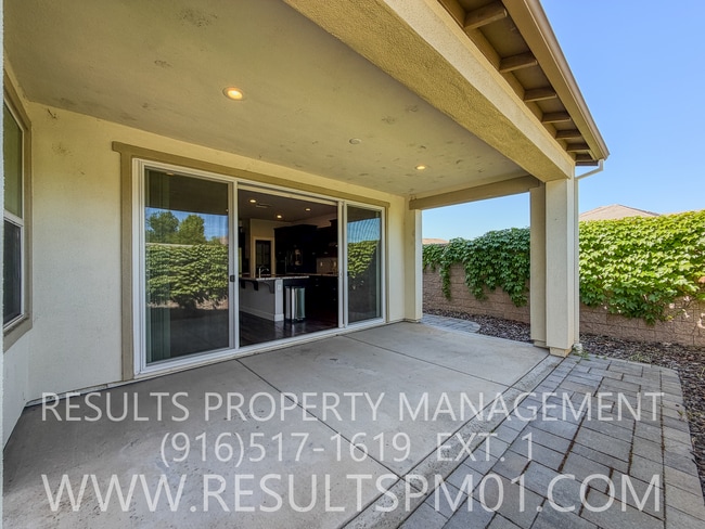 Building Photo - Beautiful Spacious El Dorado Hills Home in gated community