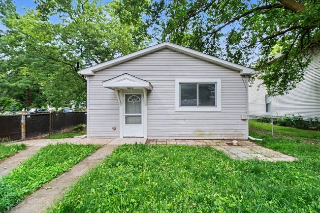 Building Photo - Gorgeous 3-Bedroom Redford Home – Available Now!