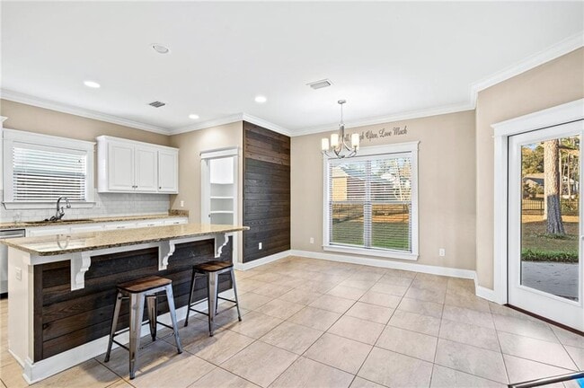 Building Photo - 7817 Hemlock St