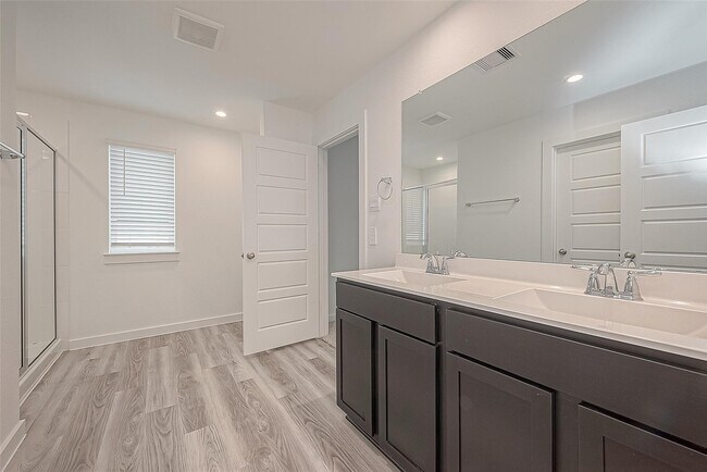 Building Photo - 3018 Skyline Mesa Dr