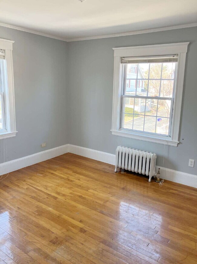 Building Photo - NO BROKER FEE!!! Great Quincy location!