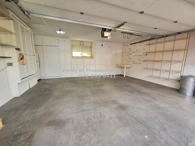 Building Photo - Fabulous Location Near Horizon & Dr St Mar...