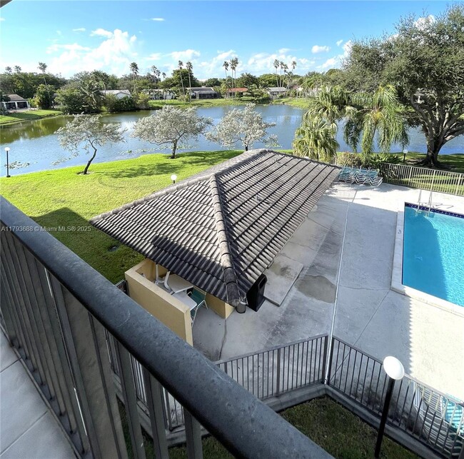 Building Photo - 11453 NW 39th Ct