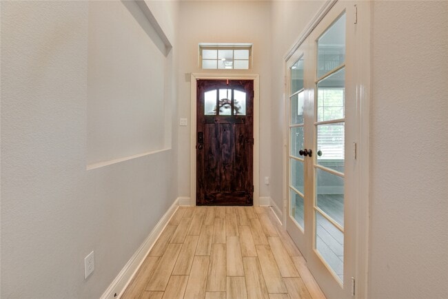 Building Photo - 3805 Shelby Cir
