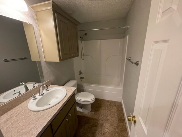 Building Photo - 2708 23rd St