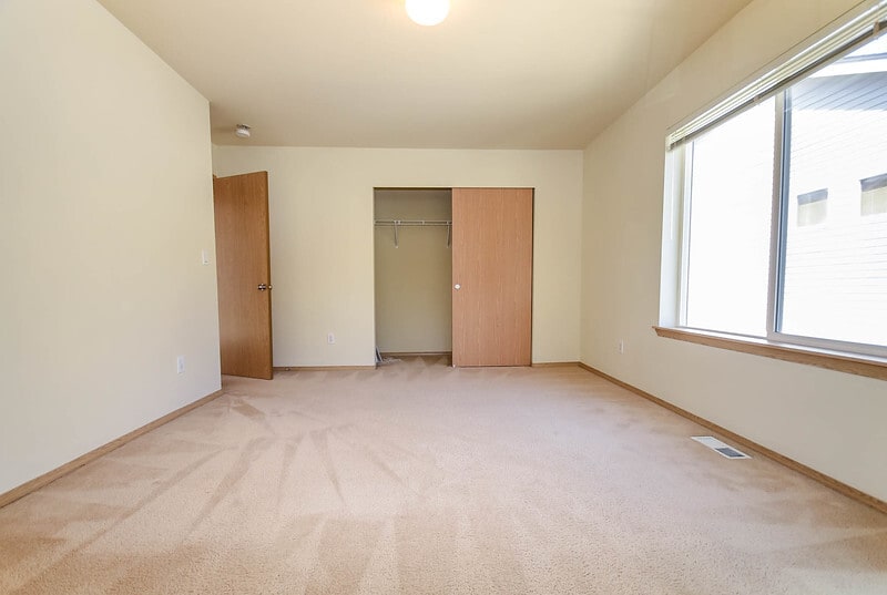 Building Photo - 1349 Burnside Pl