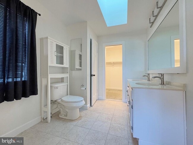 Building Photo - 11470 Mohawk Ct