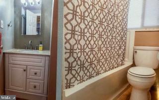 Building Photo - 7611 Maple Ave