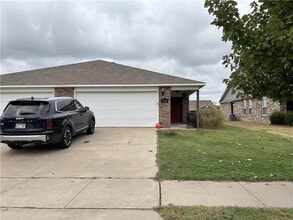 Building Photo - 228 E Anabranch Ct