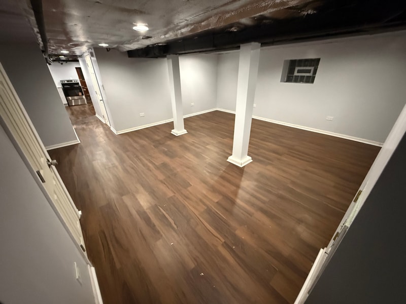 Building Photo - 1114 N Karlov Ave