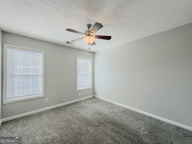 Building Photo - 593 Red Tip Ln