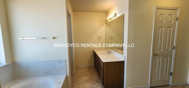 Building Photo - 4209 Maid Marian Cir