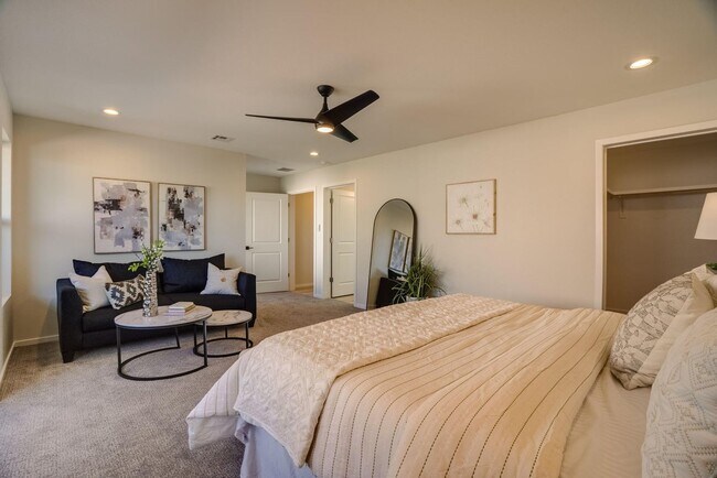 Building Photo - New Townhome in the Far NE Heights
