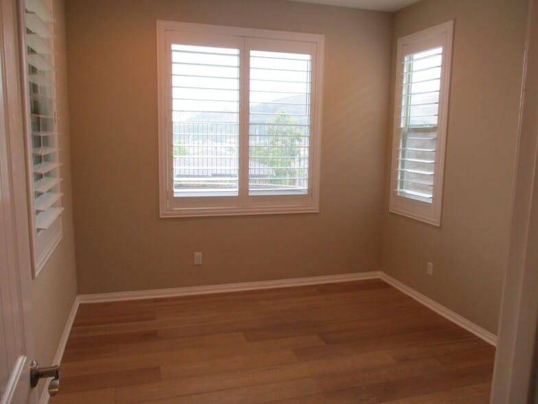 Building Photo - 12 Farra