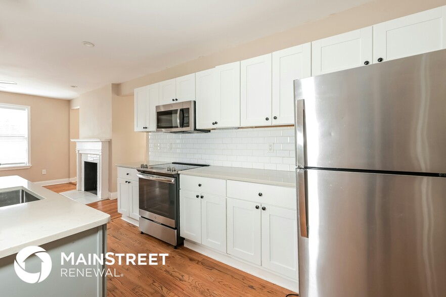 Building Photo - 129 McClean St