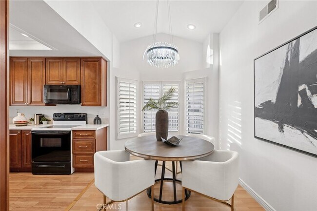 Building Photo - 127 Huntington