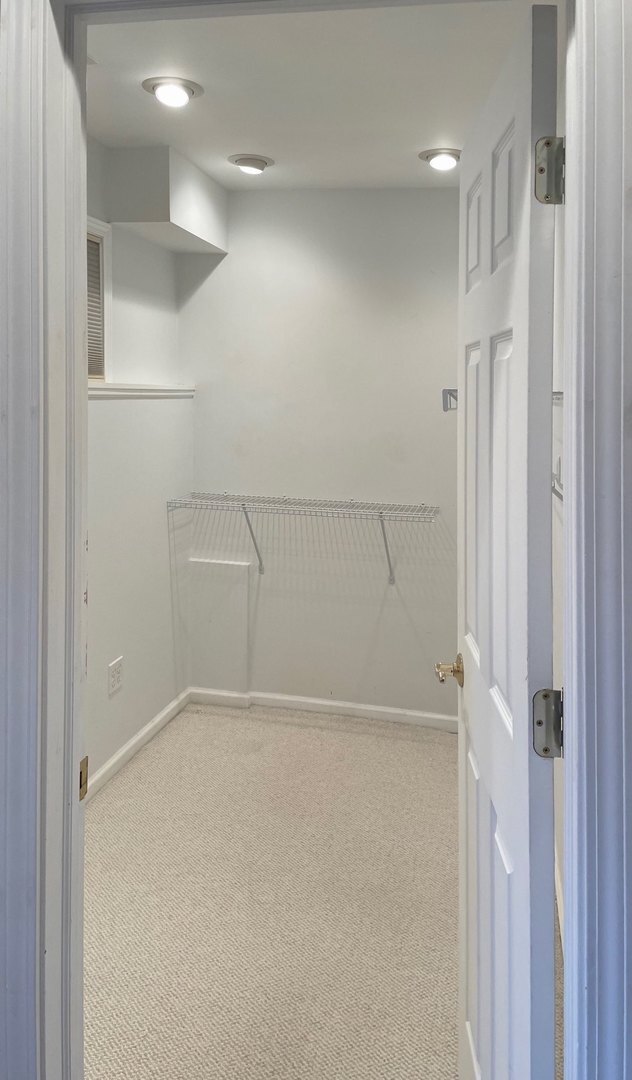 Building Photo - 1523 Golden Oak Dr