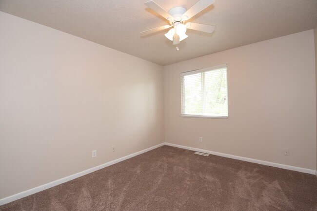 Building Photo - 2270 S 700 E